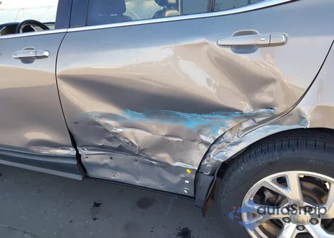 2018 Chevrolet Equinox Premier z USA, uszkodzony, nr VIN 3GNAXVEV3JS620540